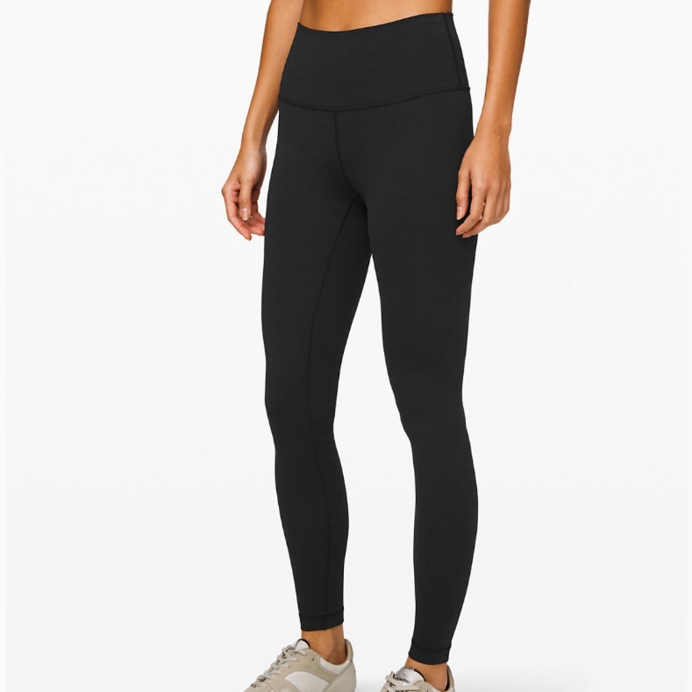 black Lululemon wunder under leggings
